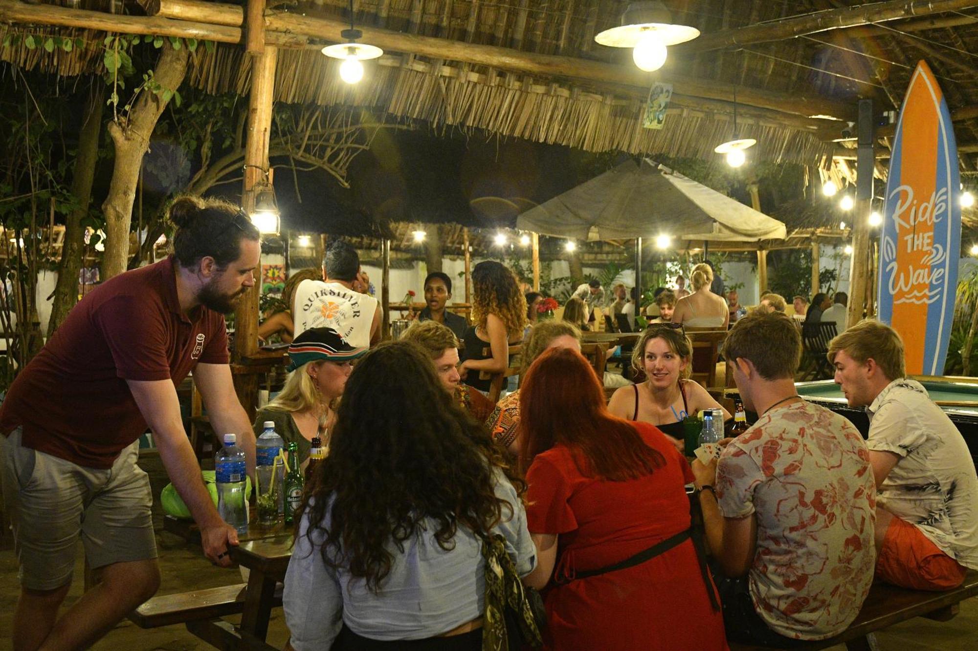 Tulia House Backpackers Pansiyon Mombasa Dış mekan fotoğraf