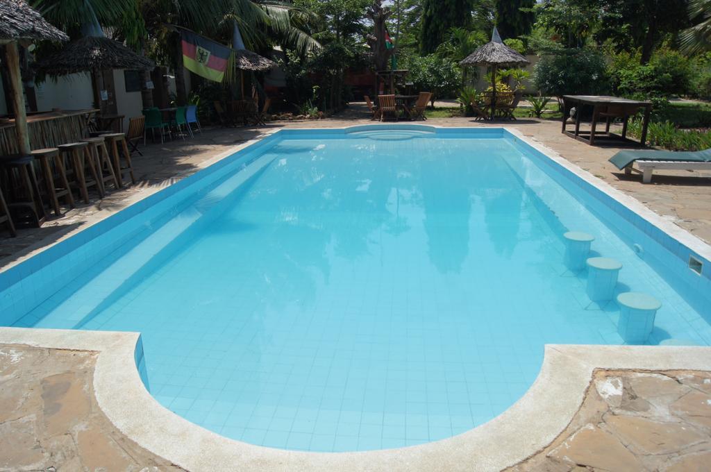 Tulia House Backpackers Pansiyon Mombasa Dış mekan fotoğraf