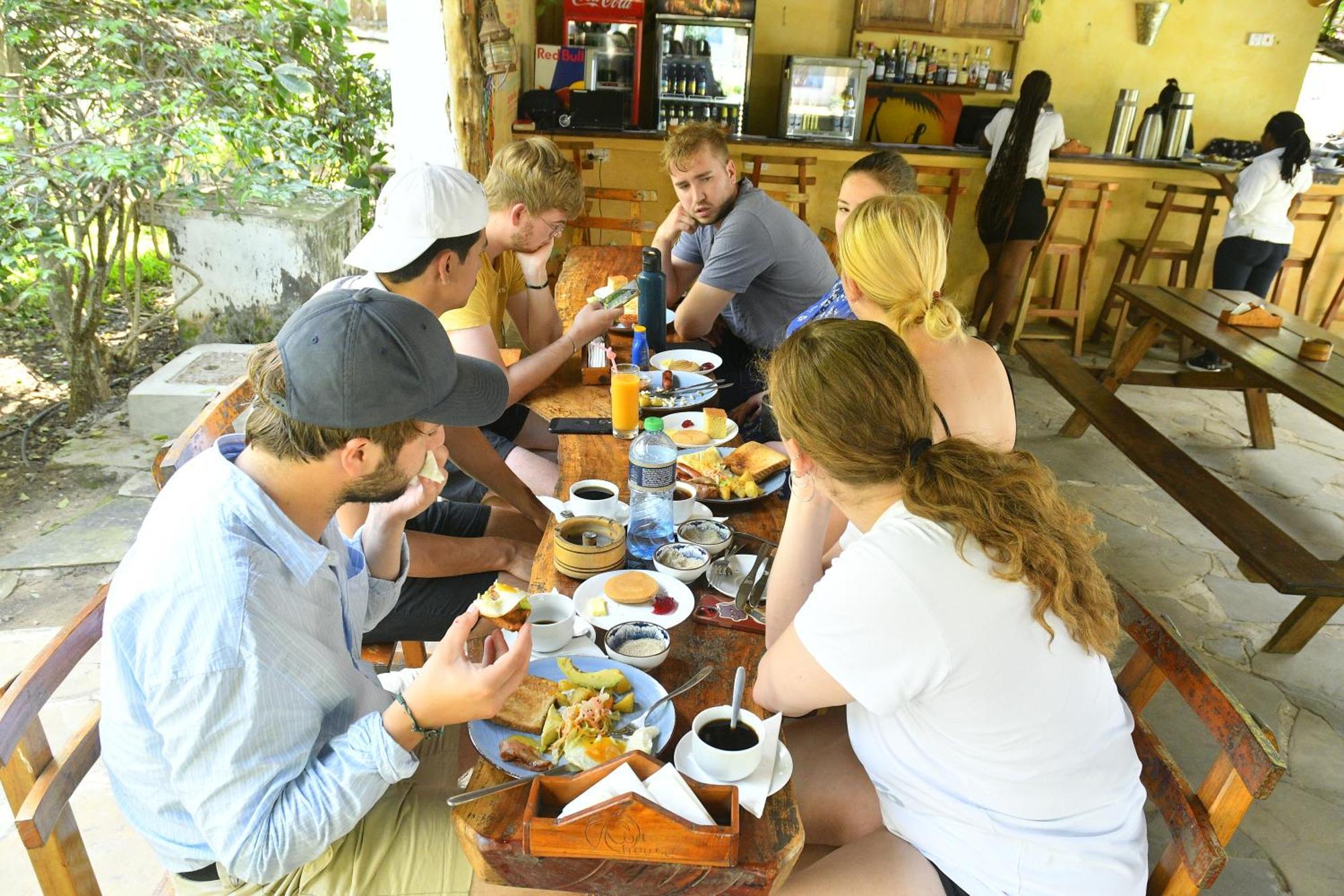 Tulia House Backpackers Pansiyon Mombasa Dış mekan fotoğraf