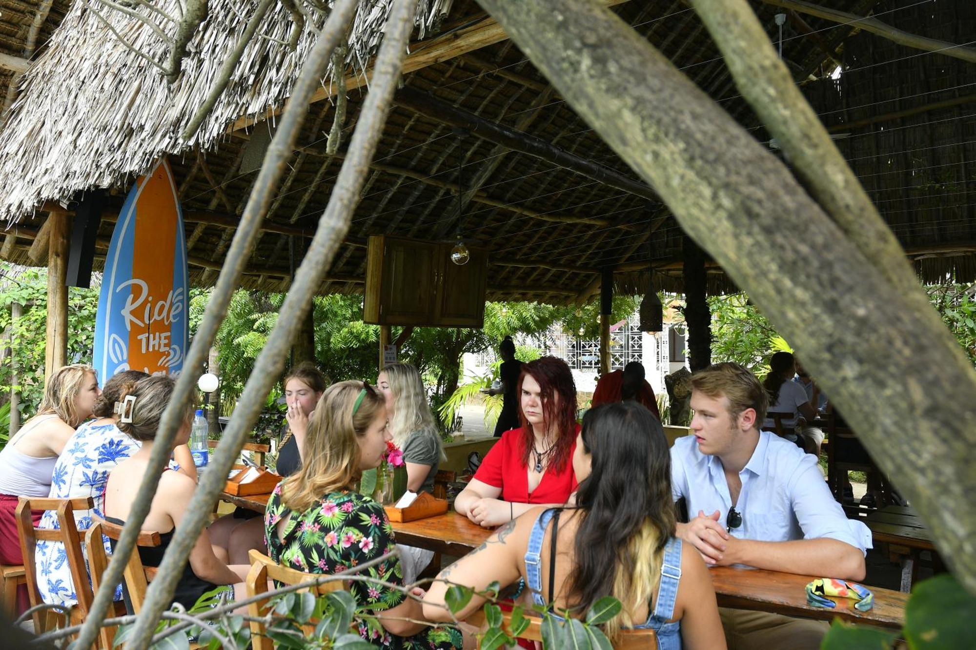 Tulia House Backpackers Pansiyon Mombasa Dış mekan fotoğraf