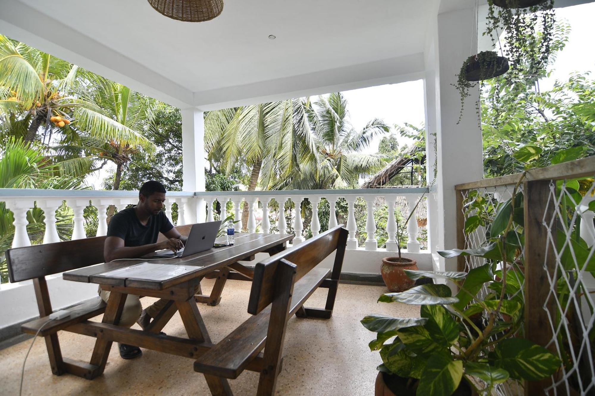 Tulia House Backpackers Pansiyon Mombasa Dış mekan fotoğraf