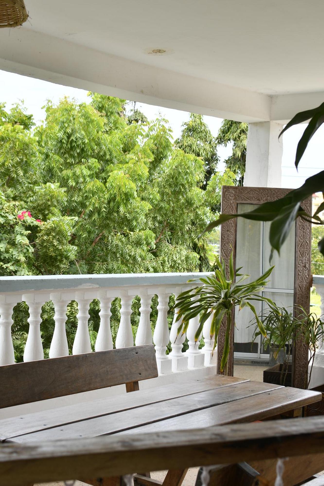 Tulia House Backpackers Pansiyon Mombasa Dış mekan fotoğraf