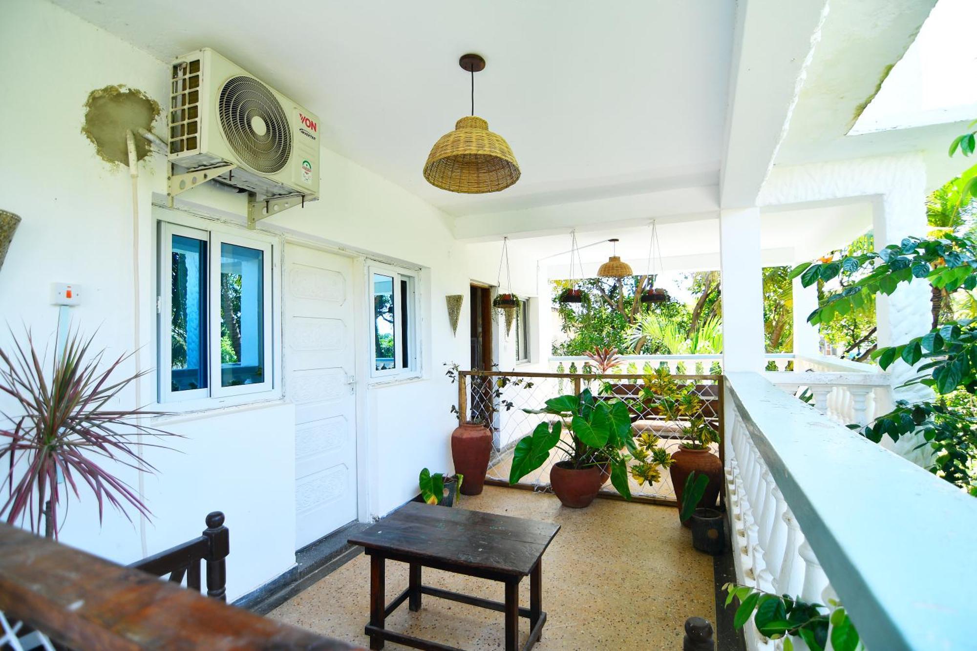 Tulia House Backpackers Pansiyon Mombasa Dış mekan fotoğraf